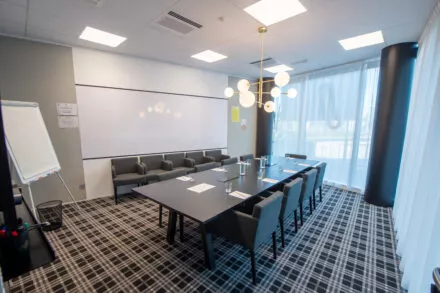 whoorks-clash-salle-réunion-spacieuse-équipée