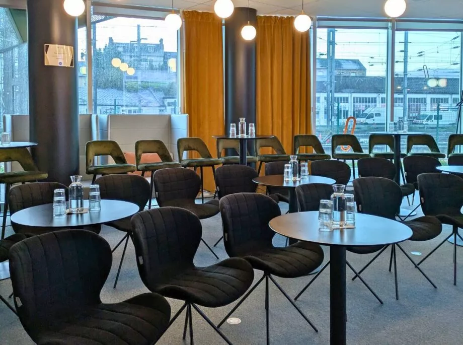 whoorks-salle-atelier-lobby-rennes