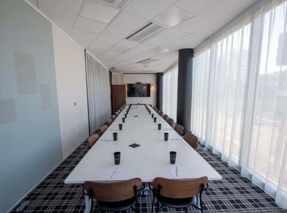 whoorks-salle-reunion-grand-groupe-equipée