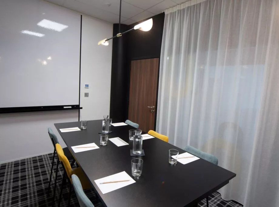 salle-de-reunion-cure-whoorks-rennes